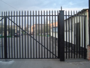 Сварные заборы с бетонированием столбов 12 метров фото в Тимашёвске