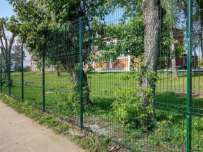 3D заборы для школы 90 метров фото в Тимашёвске