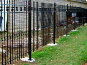Сварные заборы с бетонированием столбов 25 метров фото с установкой